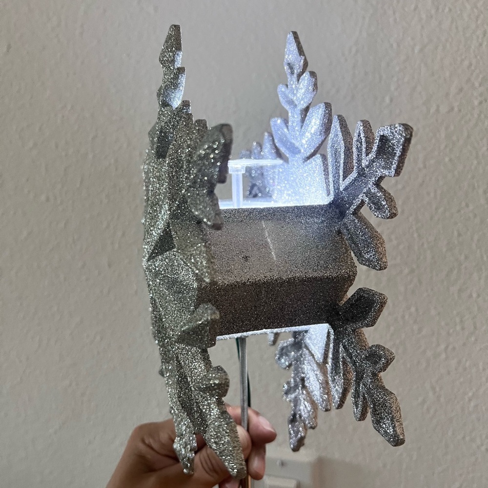 Silver Snowflake Holiday Decoration Tree Topper - Picture 3 of 5